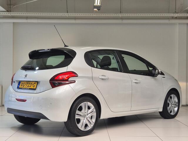 Peugeot 208 1.2 PureTech Signature Navigatie | Parkeersensoren Achter | Airco | Cruise Control | Apple Carplay/Android Auto |