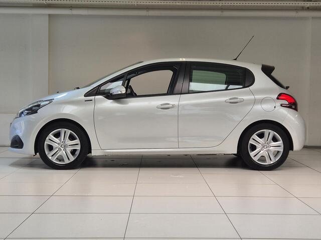 Peugeot 208 1.2 PureTech Signature Navigatie | Parkeersensoren Achter | Airco | Cruise Control | Apple Carplay/Android Auto |