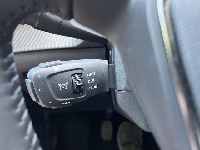 Peugeot 208 1.2 PureTech 100 Allure 360 Camera, Cruise Adaptief, Keyless, LED, Navigatie, Dodehoeksensoren