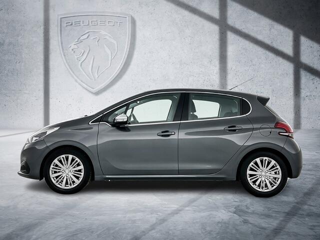 Peugeot 208 82pk Allure | Rijklaar | navi | parkeersensoren | trekhaak vast