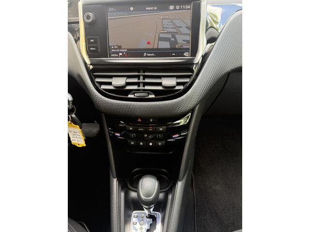 Peugeot 208 1.2 PureTech GT-line * Automaat * 88.925 Km * Navi * Led * Climatronic *