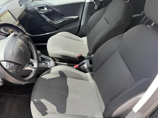 Peugeot 208 1.2 PureTech GT-line * Automaat * 88.925 Km * Navi * Led * Climatronic *