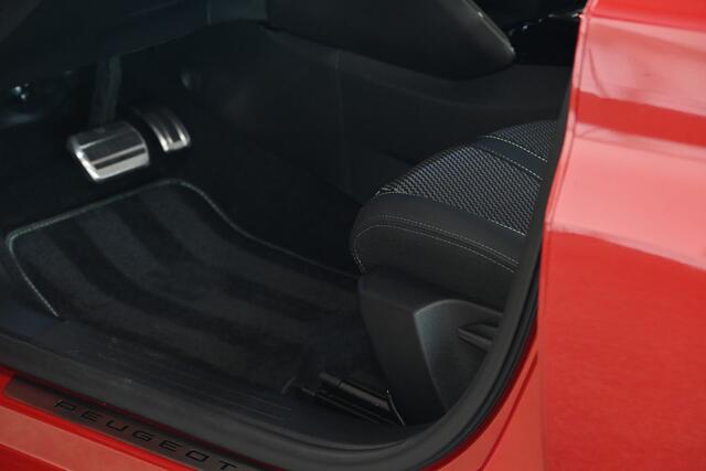 Peugeot 208 Hybrid 100 e-DCS6 GT