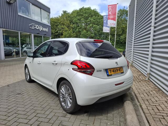 Peugeot 208 1.2 Tech Edition 110 EAT6 Automaat Nav/Clim/Cam/LM