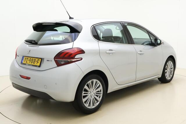 Peugeot 208 1.2 PureTech Blue Lease Executive | Climate Control | Armsteun voor | Parkeerhulp achter | Lichtmetaal 16inch | Navigatie