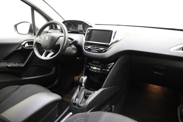 Peugeot 208 1.2 PureTech Blue Lease Executive | Climate Control | Armsteun voor | Parkeerhulp achter | Lichtmetaal 16inch | Navigatie