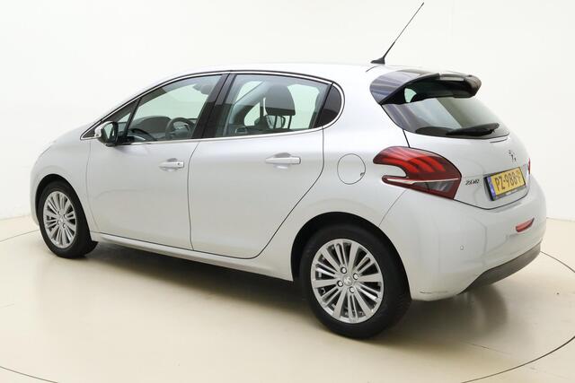 Peugeot 208 1.2 PureTech Blue Lease Executive | Climate Control | Armsteun voor | Parkeerhulp achter | Lichtmetaal 16inch | Navigatie