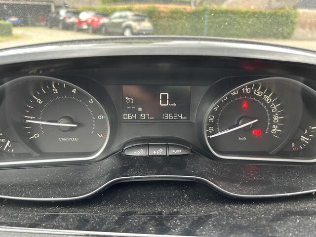 Peugeot 208 1.2 PureTech Signature