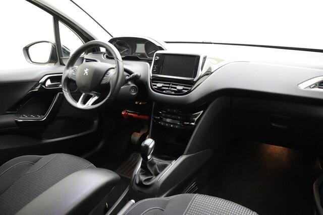 Peugeot 208 1.2 PureTech Allure 82pk | Navigatie | Climate Control | Camera | Lichtmetalen Velgen | DAB Radio | Cruise Control