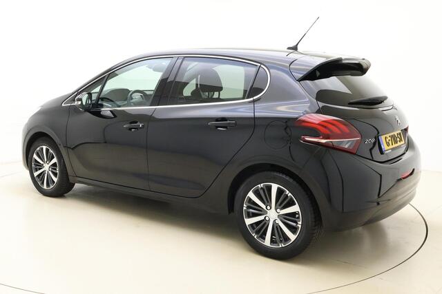 Peugeot 208 1.2 PureTech Allure 82pk | Navigatie | Climate Control | Camera | Lichtmetalen Velgen | DAB Radio | Cruise Control
