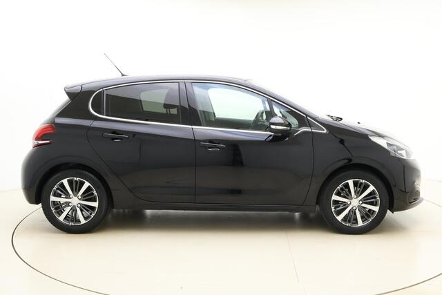 Peugeot 208 1.2 PureTech Allure 82pk | Navigatie | Climate Control | Camera | Lichtmetalen Velgen | DAB Radio | Cruise Control