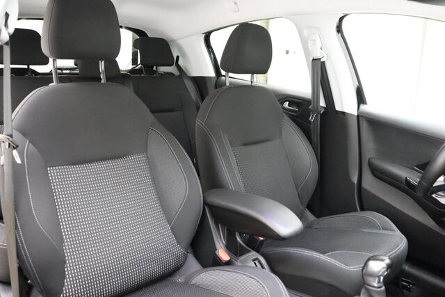 Peugeot 208 1.2 PureTech Allure 82pk | Navigatie | Climate Control | Camera | Lichtmetalen Velgen | DAB Radio | Cruise Control