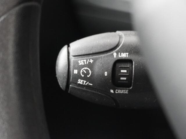 Peugeot 208 1.2 PureTech Blue Lion - Navigatie - Cruise Control - Parkeersensoren