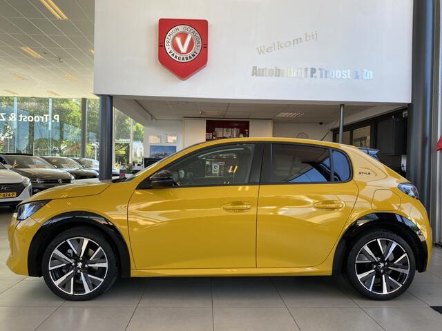 Peugeot 208 1.2 PureTech Allure,GT Line,100Pk,Apple Carplay Android Auto,Keyless,Climate&Cruisecontrol,Spraakbediening,V&A Sensoren,Parkeerassistent,Rijstrook Correctie,Two Tone Lak,17 Inch Lmv