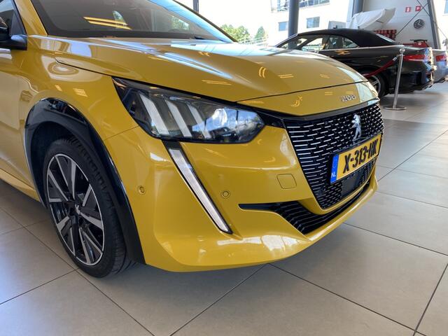 Peugeot 208 1.2 PureTech Allure,GT Line,100Pk,Apple Carplay Android Auto,Keyless,Climate&Cruisecontrol,Spraakbediening,V&A Sensoren,Parkeerassistent,Rijstrook Correctie,Two Tone Lak,17 Inch Lmv