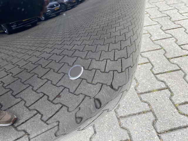 Peugeot 208 1.2 PureTech Blue Lion Navigatie , App Connect , 16 Inc