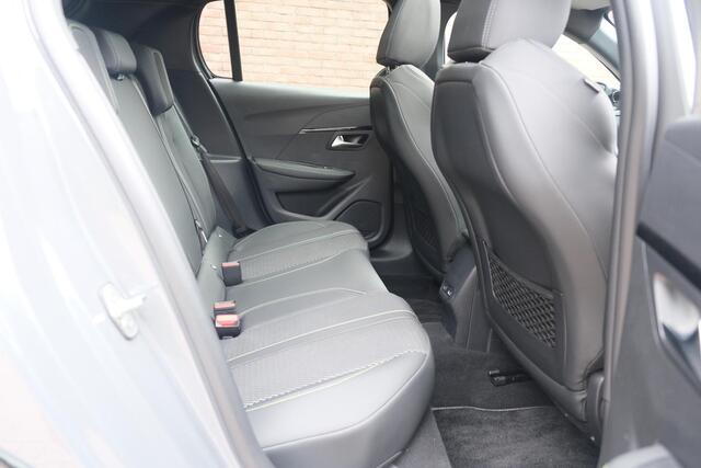 Peugeot 208 1.2 Hybrid 136pk e-DCS6 GT | App Connect | Climate | Adaptive Cruise | Panoramadak | Keyless | Camera | Blind Spot | PDC