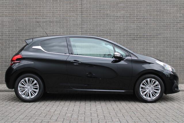 Peugeot 208 1.6 BlueHDi Allure Airco, Navigatie, Parkeersensor achter, DAB