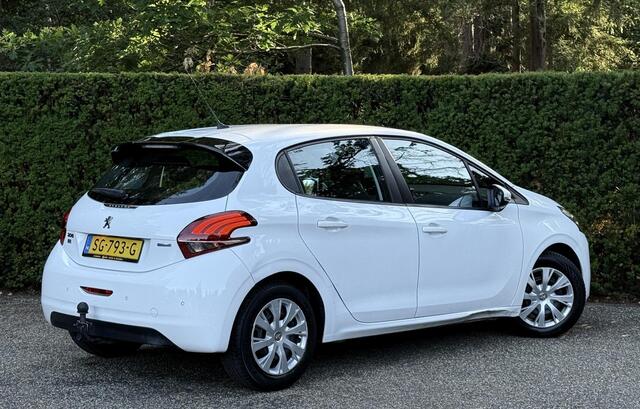 Peugeot 208 1.2 PureTech Blue Lion CarPlay NAVI 5-Deurs Trekh