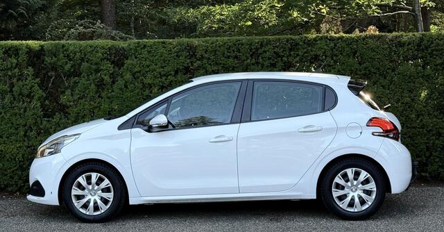Peugeot 208 1.2 PureTech Blue Lion CarPlay NAVI 5-Deurs Trekh
