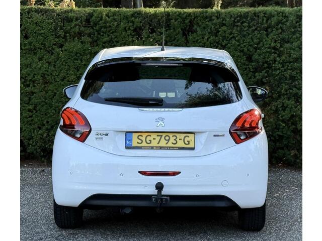Peugeot 208 1.2 PureTech Blue Lion CarPlay NAVI 5-Deurs Trekh