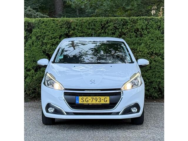 Peugeot 208 1.2 PureTech Blue Lion CarPlay NAVI 5-Deurs Trekh