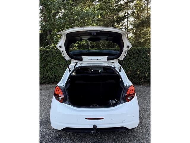 Peugeot 208 1.2 PureTech Blue Lion CarPlay NAVI 5-Deurs Trekh