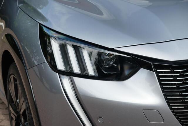 Peugeot 208 1.2 PureTech 100pk GT | Navi | Climate | Adaptive Cruise | Camera | Keyless | PDC