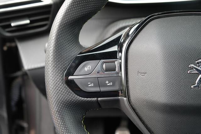 Peugeot 208 1.2 PureTech 100pk GT | Navi | Climate | Adaptive Cruise | Camera | Keyless | PDC