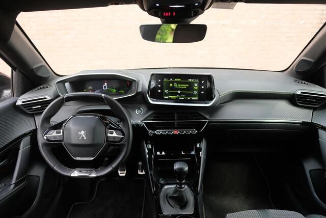 Peugeot 208 1.2 PureTech 100pk GT | Navi | Climate | Adaptive Cruise | Camera | Keyless | PDC