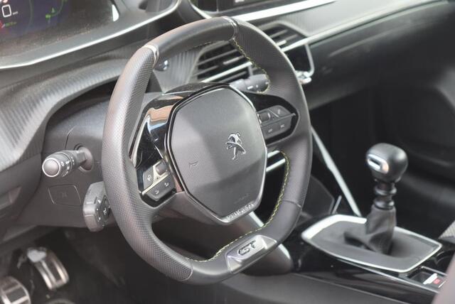 Peugeot 208 1.2 PureTech 100pk GT | Navi | Climate | Adaptive Cruise | Camera | Keyless | PDC