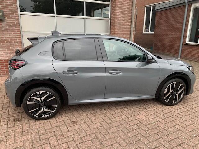 Peugeot 208 Hybrid e-DCS 136 pk GT
