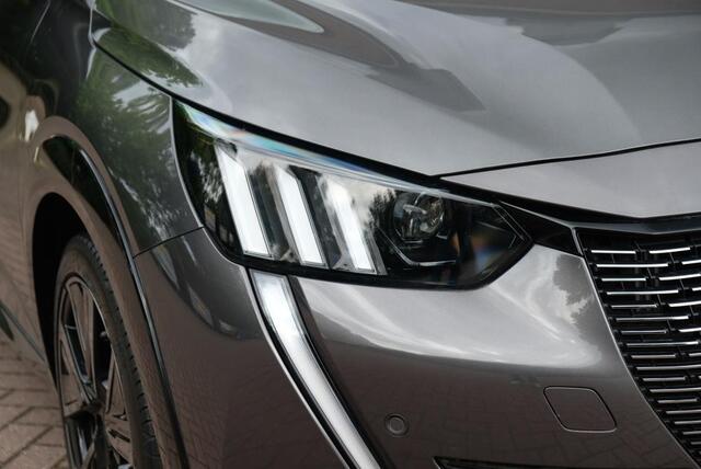 Peugeot 208 1.2 PureTech 100pk GT | Navi | Climate | Adaptive Cruise | Camera | Keyless | PDC