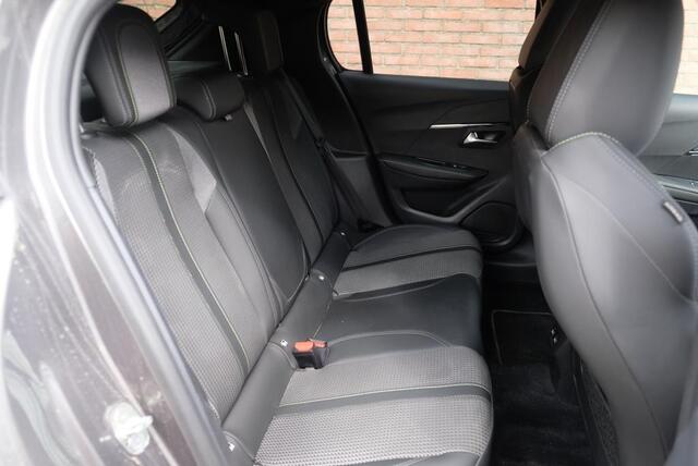 Peugeot 208 1.2 PureTech 100pk GT | Navi | Climate | Adaptive Cruise | Camera | Keyless | PDC