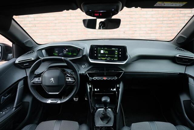 Peugeot 208 1.2 PureTech 100pk GT | Navi | Climate | Adaptive Cruise | Camera | Keyless | PDC