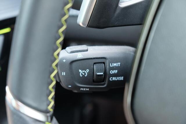 Peugeot 208 1.2 PureTech 100pk GT | Navi | Climate | Adaptive Cruise | Camera | Keyless | PDC