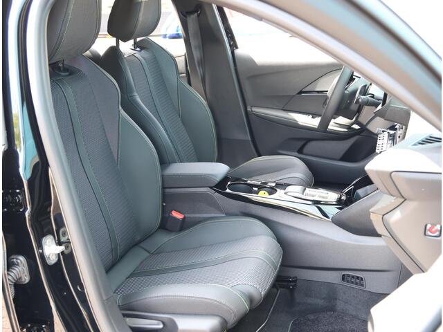 Peugeot 208 1.2 Hybrid 110 e-DCS6 GT | Camera Voor/Achter | Stoelverwarming | AppleCarPlay/AndroidAuto | AdaptiveCruiseControl | Dodehoekdetectie |