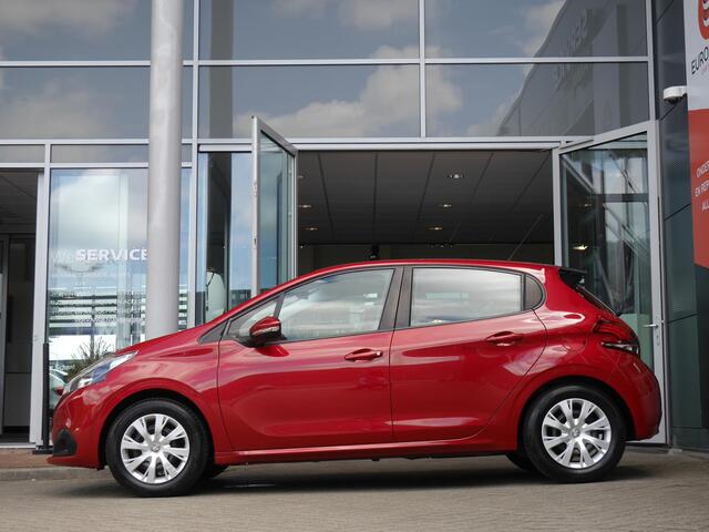 Peugeot 208 1.2 PureTech Blue Lion | Navigatie | Cruise control | Airco | Parkeersensoren achter | Electrische ramen voor | 5 deurs | Mistlampen