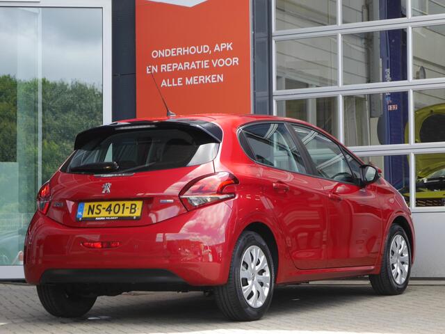 Peugeot 208 1.2 PureTech Blue Lion | Navigatie | Cruise control | Airco | Parkeersensoren achter | Electrische ramen voor | 5 deurs | Mistlampen