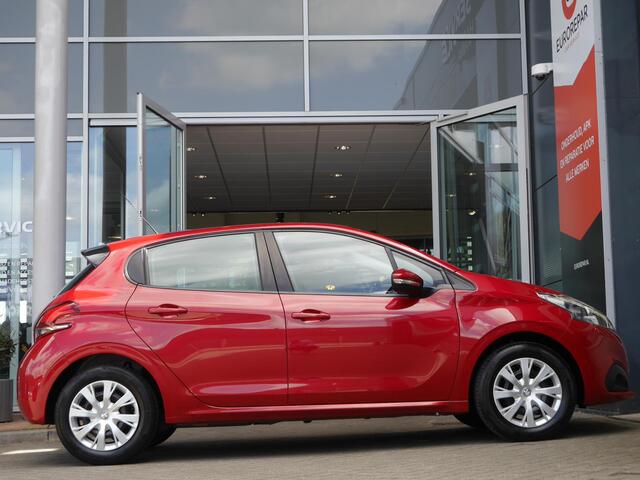 Peugeot 208 1.2 PureTech Blue Lion | Navigatie | Cruise control | Airco | Parkeersensoren achter | Electrische ramen voor | 5 deurs | Mistlampen