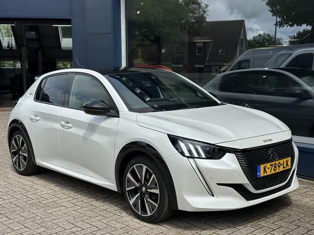 Peugeot 208 1.2 Turbo 100 PK GT-Line Automaat | Sportieve en Complete uitvoering | Navigatie | Panoramadak | Sportstoelen | Afneembare Trekhaak | Keyless Start | 17" Lichtmetalen Velgen | Full LED Verlichting | Climate Control | Cruise Control | Camera | Parkeersenso