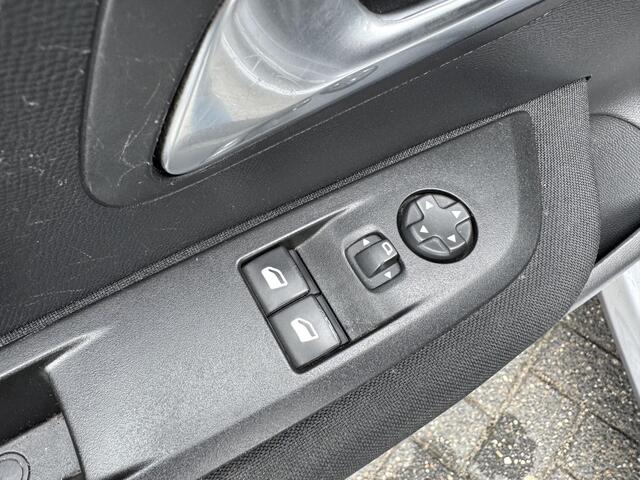 Peugeot 208 1.2 PureTech Blue Lease Active | Navigatie | Climate Control | Trekhaak | Cruise Control |