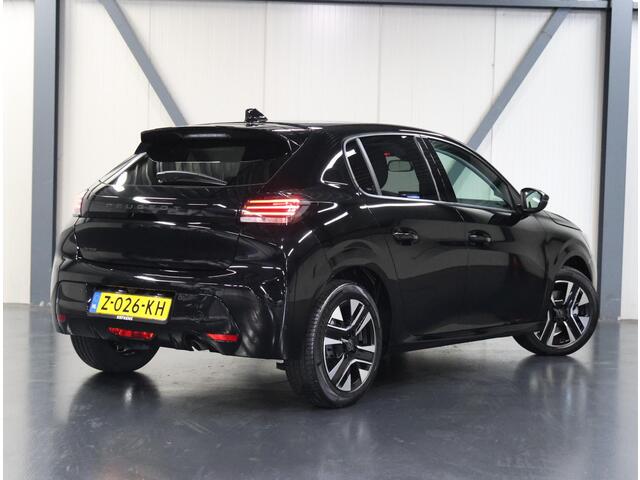 Peugeot 208 1.2 100PK Allure | AppleCarplay/Android Auto | Camera | Parkeersensoren | FULL LED | Lederen Stuurwiel | Climate Control | Cruise Control | 16" LMV | Isofix | Privacy Glass |