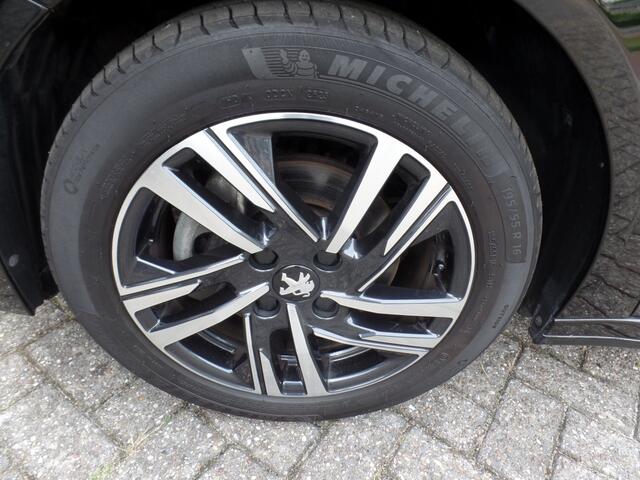 Peugeot 208 1.2 PT Allure Pack