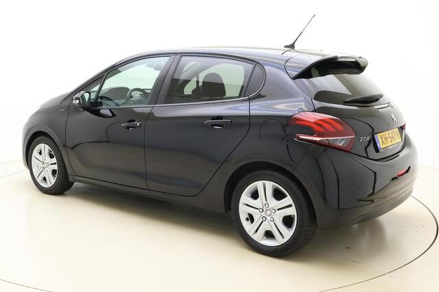 Peugeot 208 1.2 PureTech Signature | AIRCO | Navigatie | Cruise Control | Parkeersensoren Achter | DAB+ | Armsteun | Apple Carplay & Android Auto |
