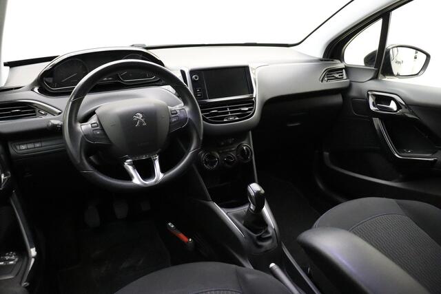 Peugeot 208 1.2 PureTech Signature | AIRCO | Navigatie | Cruise Control | Parkeersensoren Achter | DAB+ | Armsteun | Apple Carplay & Android Auto |
