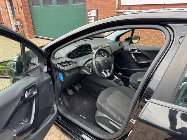 Peugeot 208 1.2 PureTech Blue Lease Executive STOELVERWARMING PDC CRUISE AIRCO NIEUWE APK! RIJKLAARPRIJS! 2 SLEUTELS + BOEKJES