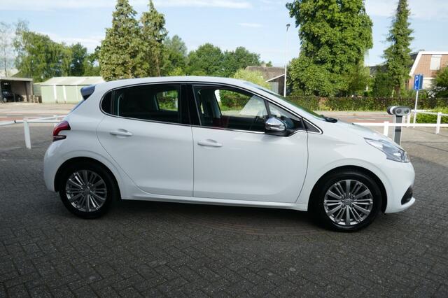 Peugeot 208 1.2 PURETECH ALLURE CLIMA/APPLE CARPLAY-ANDROID AUTO