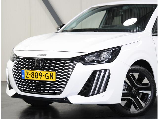 Peugeot 208 Hybrid 100PK e-DCS6 Allure | AppleCarplay/Android Auto | Armsteun | Parkeersensoren | Navigatie | FULL LED | Lederen Stuurwiel | Climate Control | Cruise Control | 16" LMV | Isofix | Privacy Glass |