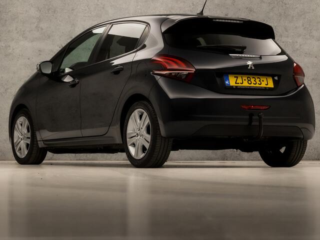 Peugeot 208 1.2 PureTech Sport Signature (APPLE CARPLAY, NAVIGATIE, LM VELGEN, SPORTSTOELEN, TREKHAAK, PARKEERSENSOREN, CRUISE, DAB+, NIEUWE APK, NIEUWSTAAT)